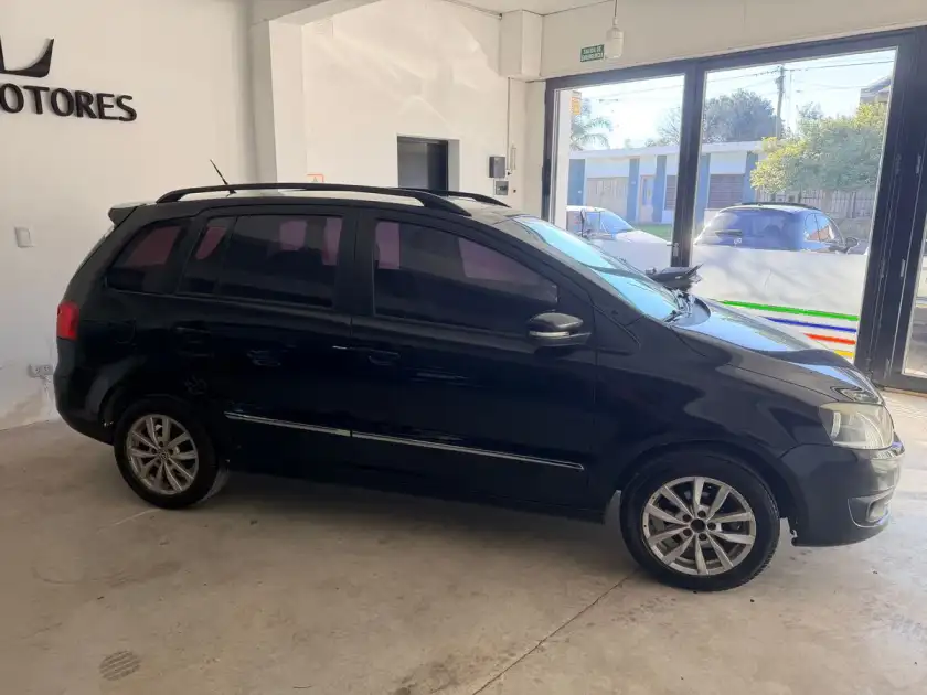 Volkswagen Suran 1.6 Highline     L/10  2013 - foto 2