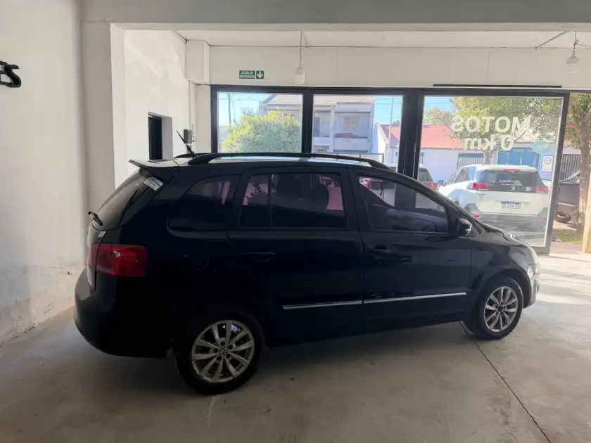 Volkswagen Suran 1.6 Highline     L/10  2013 - foto 3
