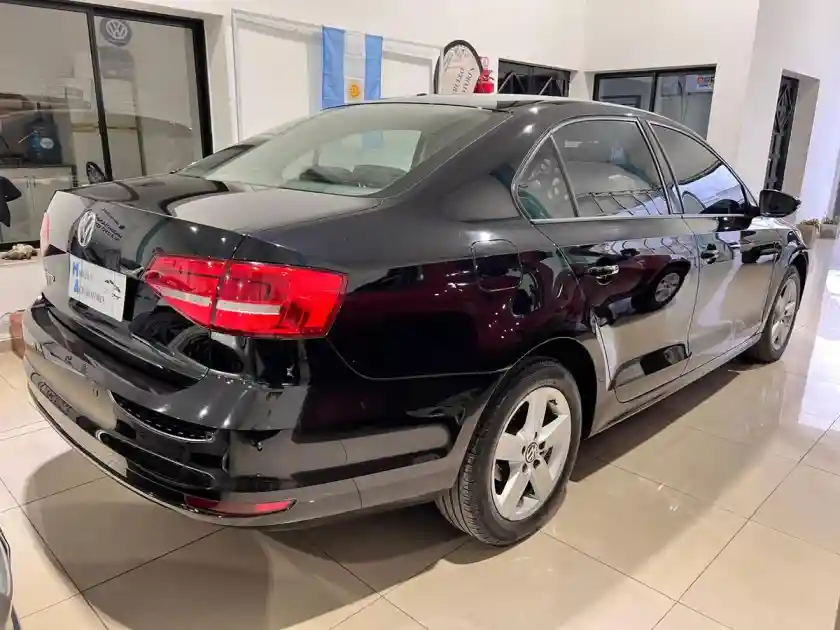 Volkswagen Vento  2.5 170 Hp Advance Plus Tip  2015 - foto 4
