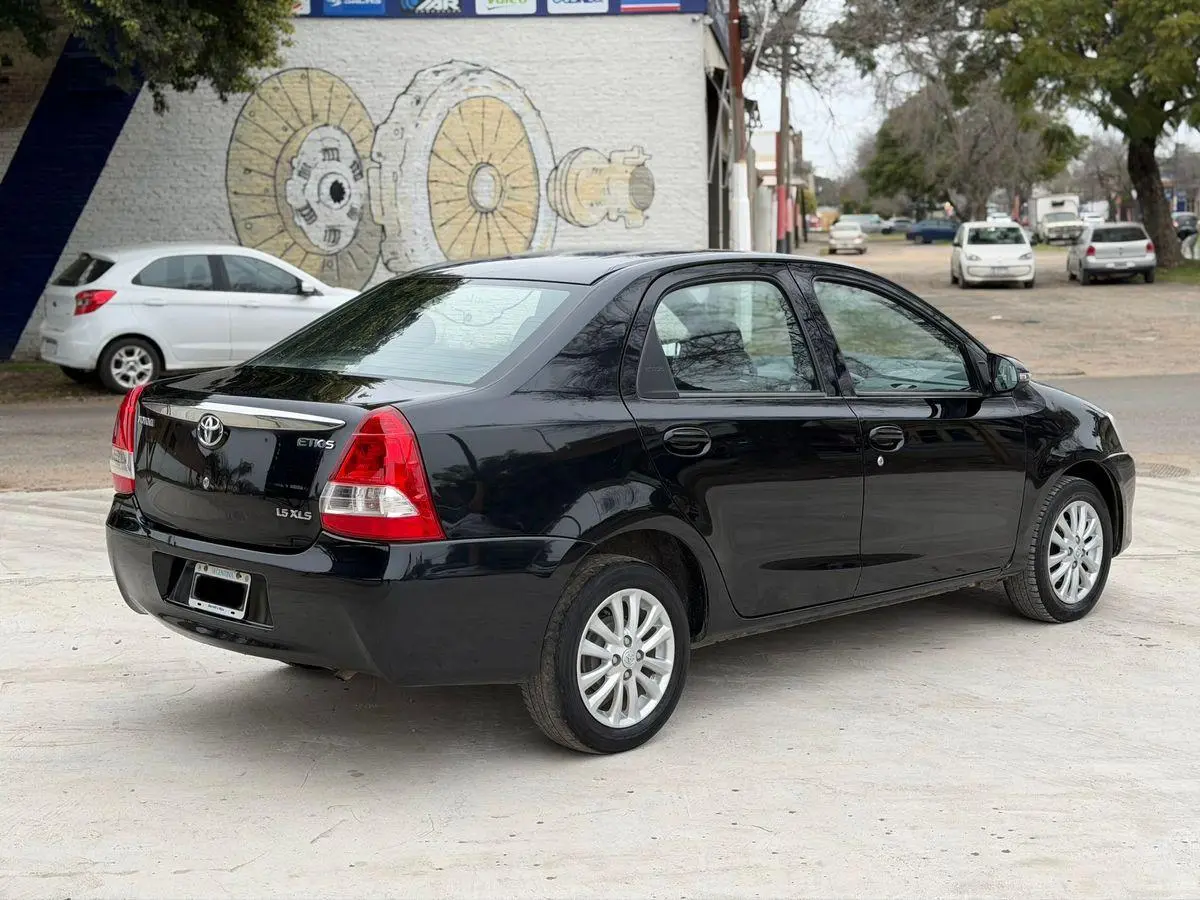 Toyota Etios 1.5 4 Ptas Xls  2014 - foto 3
