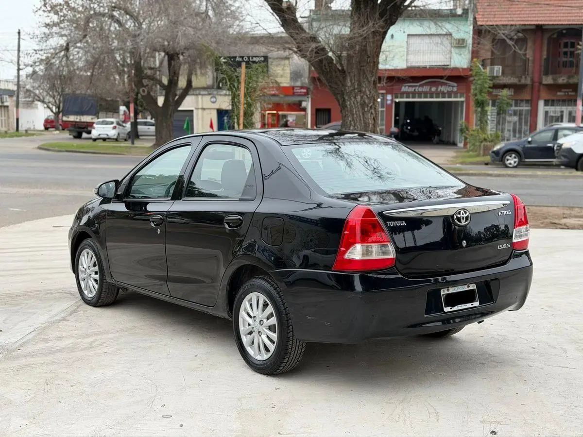 Toyota Etios 1.5 4 Ptas Xls  2014 - foto 4