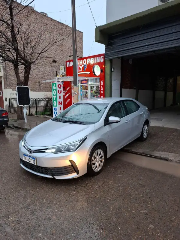 TOYOTA COROLLA 1.8 XLI L/17 2017 - foto 1