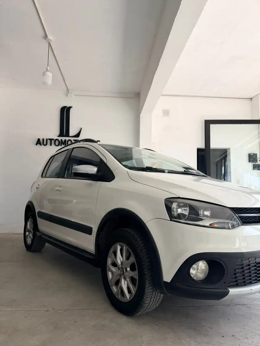 Volkswagen Fox Crossfox 1.6 Highline     L/10  2014 - foto 3