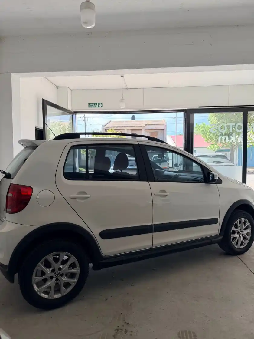 Volkswagen Fox Crossfox 1.6 Highline     L/10  2014 - foto 4