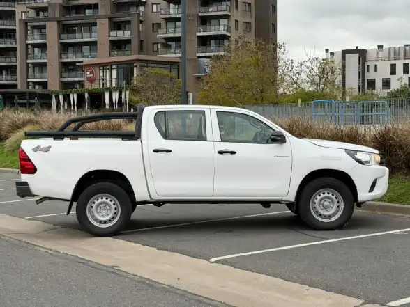 Toyota Hilux L/21 2.4 Dc 4X4 Tdi Dx  2024 - foto 4