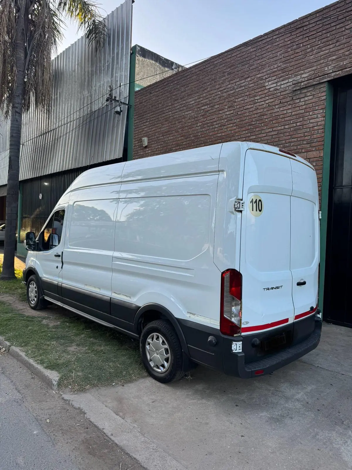 Ford Transit 2.2 Tdi Furgon Largo  L/15  2017 - foto 3