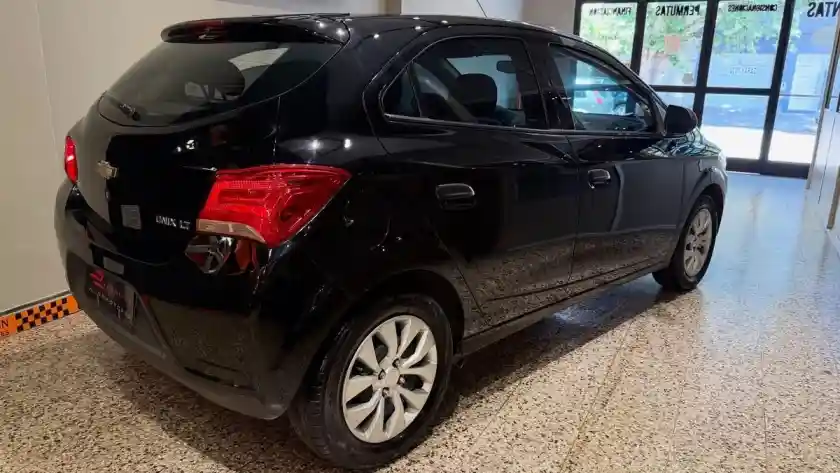 Chevrolet Onix 1.4 Lt                   L/17  2017 - foto 5