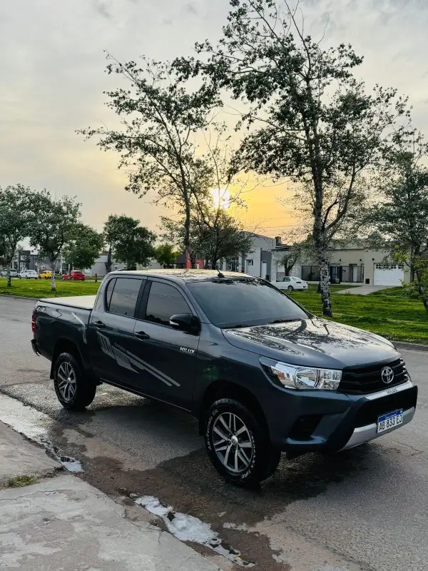 TOYOTA HILUX L/16 2.4 DC 4X4 TDI DX 2017 - foto 1