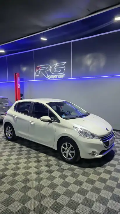 Peugeot 208 1.5 5P Allure Nav Touch  2014 - foto 1