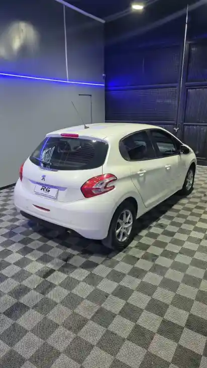 Peugeot 208 1.5 5P Allure Nav Touch  2014 - foto 5