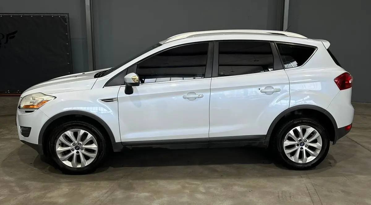 Ford Kuga 2.5 Trend    4X4  2013 - foto 3