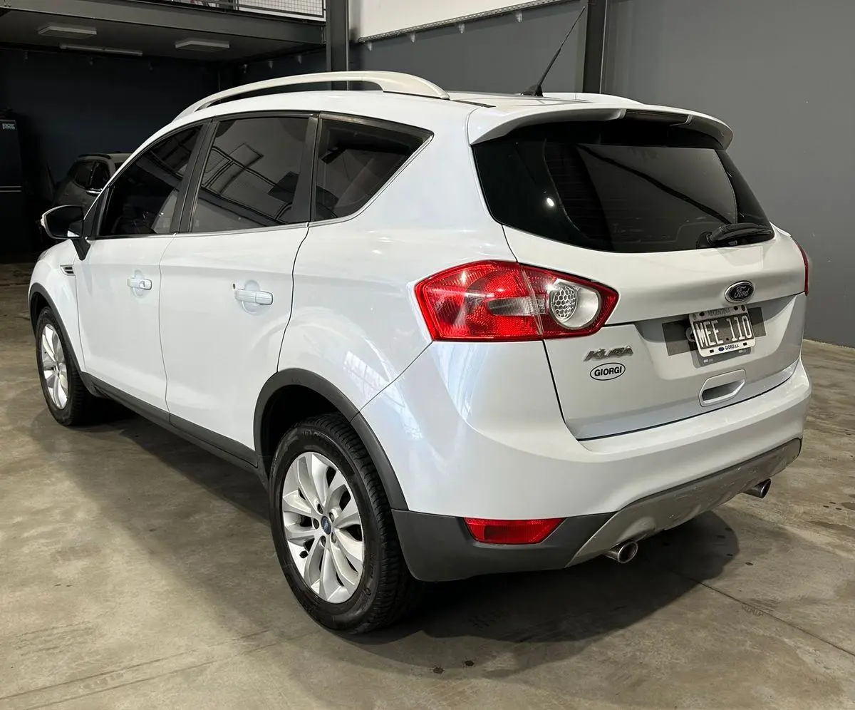 Ford Kuga 2.5 Trend    4X4  2013 - foto 4