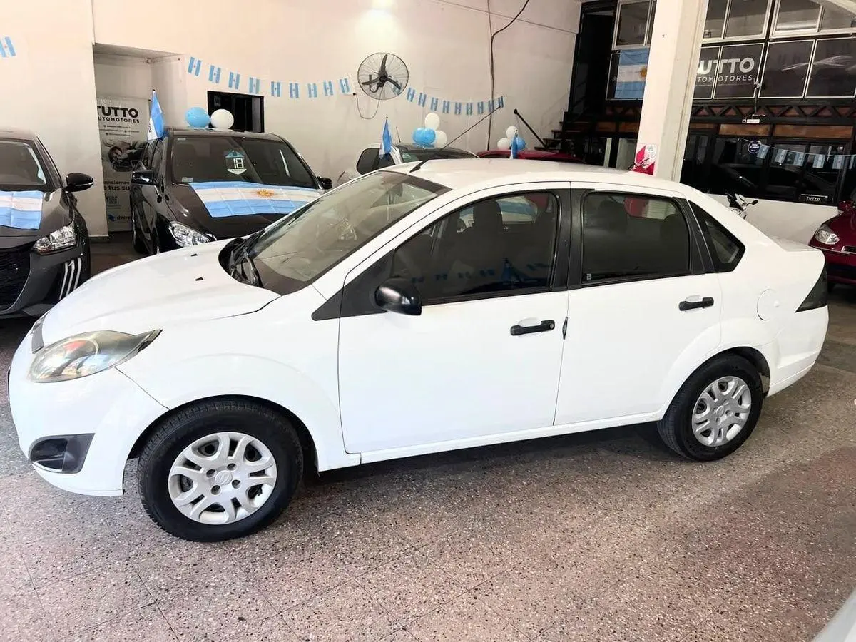 Ford Fiesta 1.6 4 Ptas One Max Amb Plus  2012 - foto 2