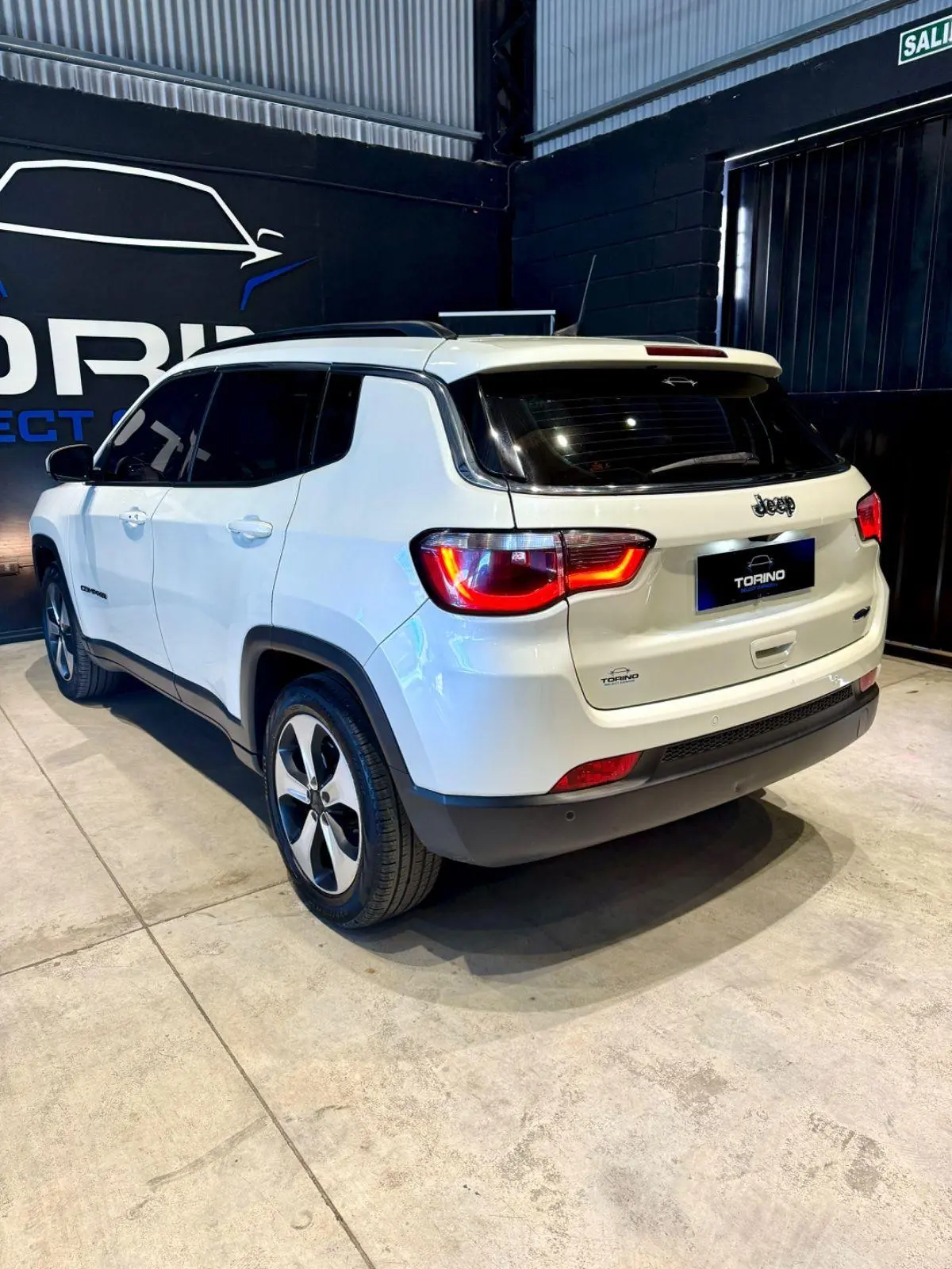 Chrysler Jeep Compass 2.4 Longitude At6 4X2  2019 - foto 4