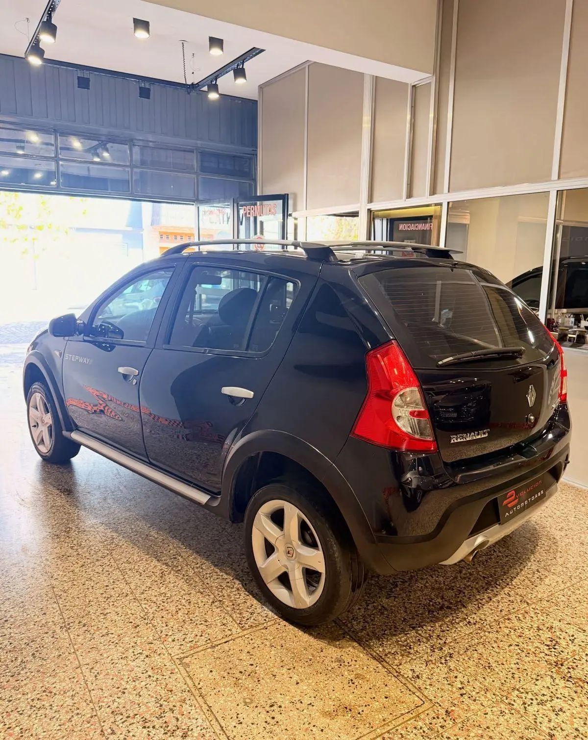 Renault Sandero Stepway 1.6 Confort  2011 - foto 4