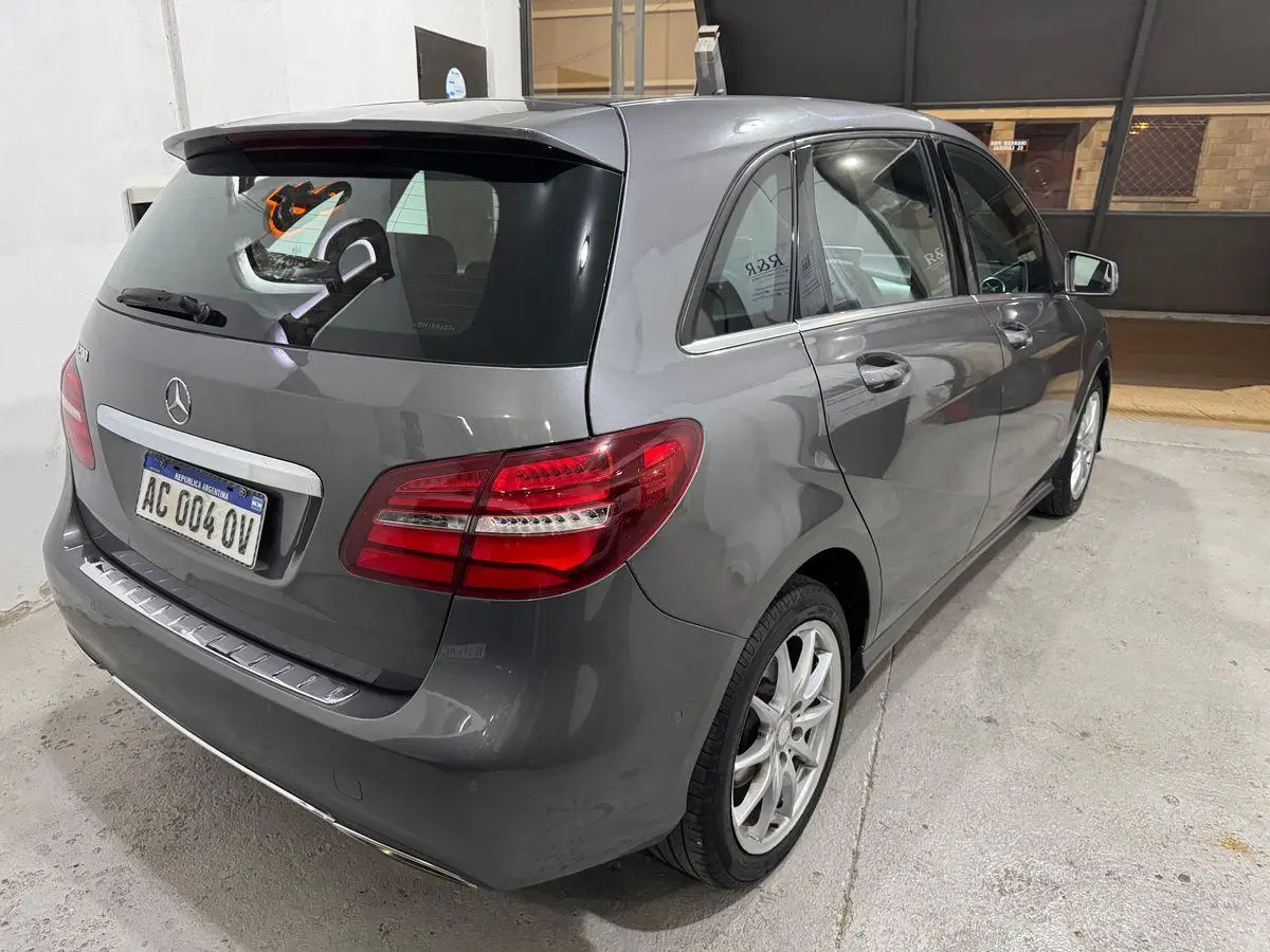 Mercedes Benz B 200 Edition Urban Aut  2017 - foto 3
