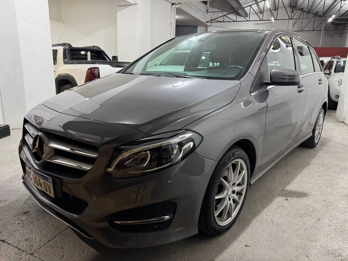 Mercedes Benz B 200 Edition Urban Aut  2017 - foto 5