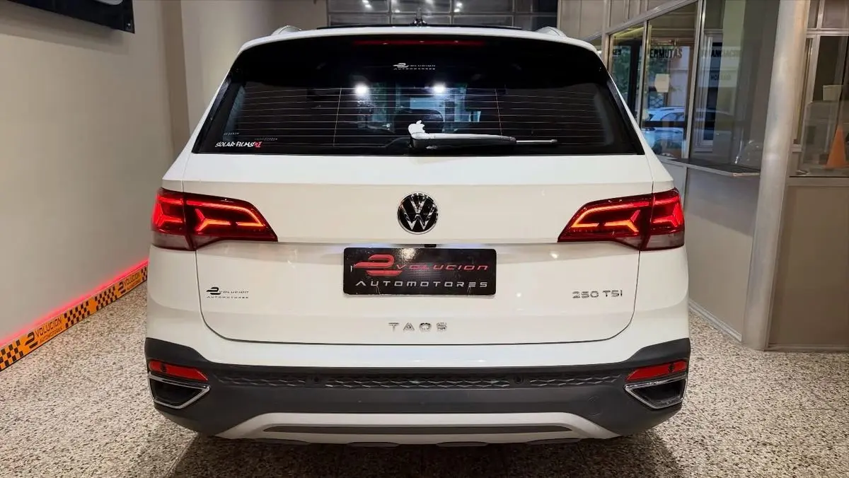 Volkswagen Taos 1.4 250 Tsi Highline Tip.  2022 - foto 4