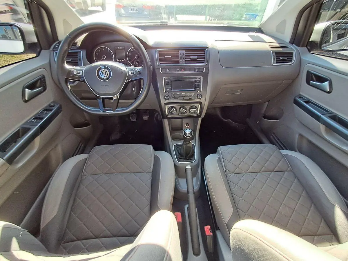 Volkswagen Suran 1.6 Highline     L/15  2015 - foto 3