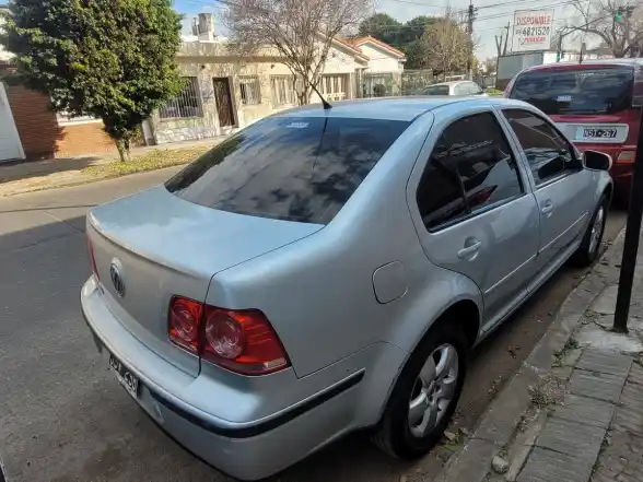 Volkswagen Bora 2.0 Mpi Trendline L/07  2011 - foto 4
