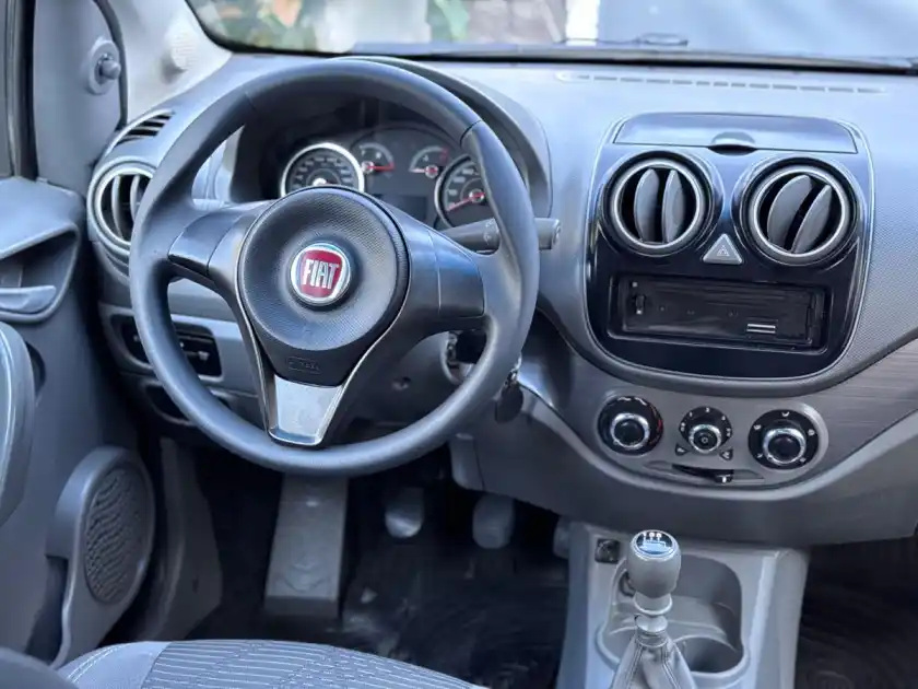 Fiat Palio 1.4 5 P Attractive L/14  2014 - foto 5