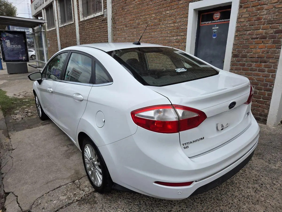 Ford Fiesta  1.6 4P Titanium       (Kd)  2014 - foto 3