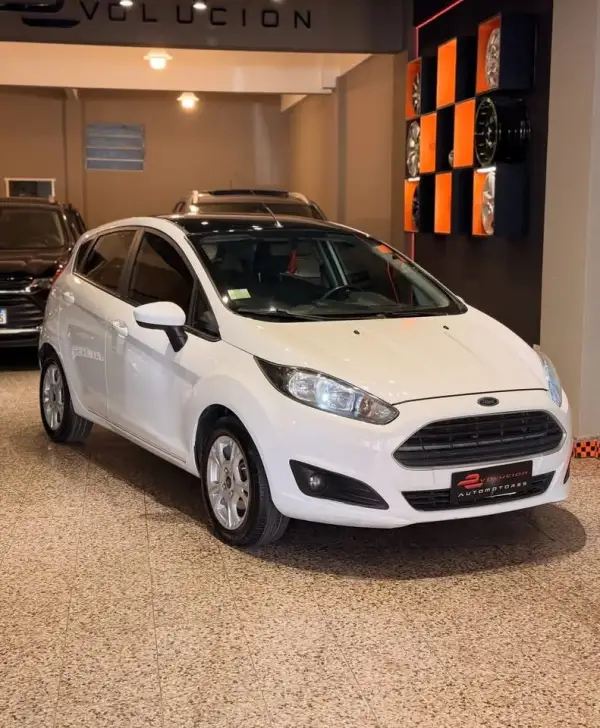 Ford Fiesta  1.6 5P S  Plus        (Kd)  2015 - foto 1