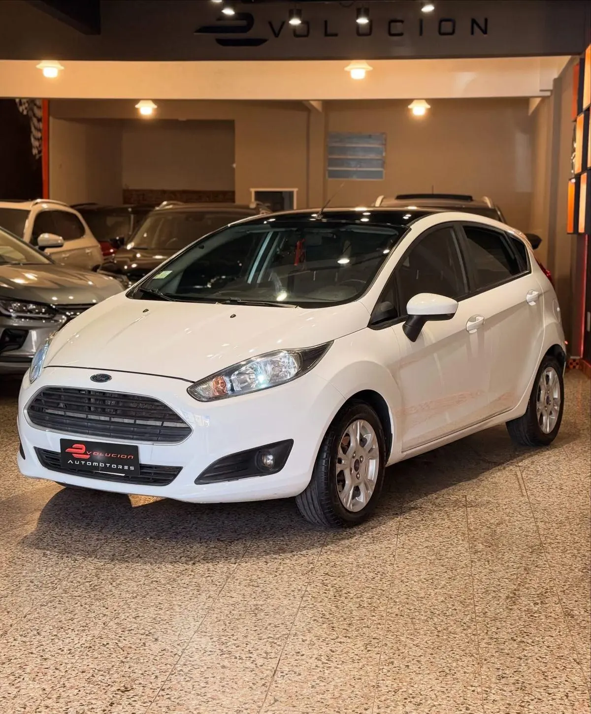Ford Fiesta  1.6 5P S  Plus        (Kd)  2015 - foto 2