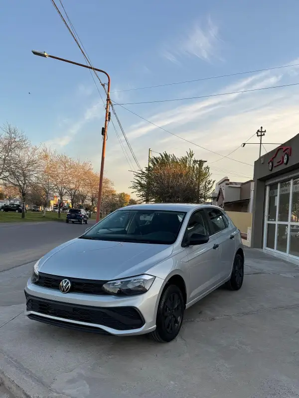 VOLKSWAGEN POLO 1.6 L/23 MSI TRACK 2024 - foto 1