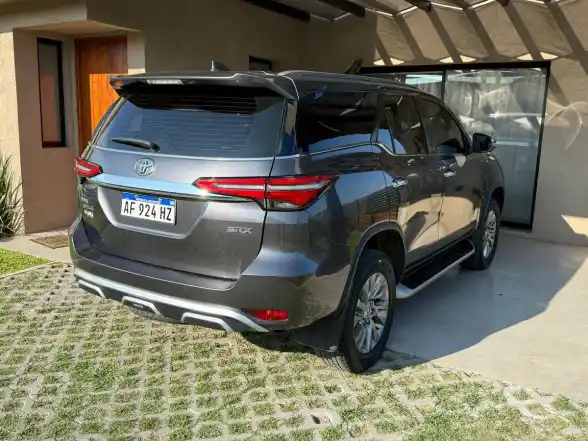 Toyota Sw4 Tdi Srx Aut L/23  2023 - foto 3