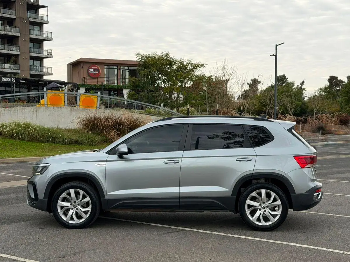 Volkswagen Taos 1.4 250 Tsi Comfortline At L/23  2023 - foto 4