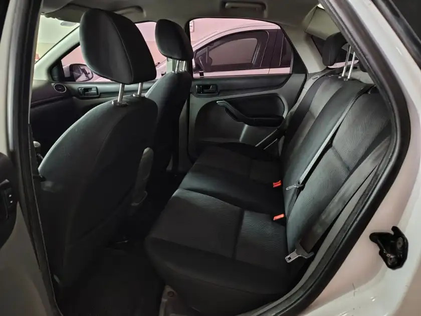 Ford Focus L/08 1.6 4 P Trend Exe  2014 - foto 5