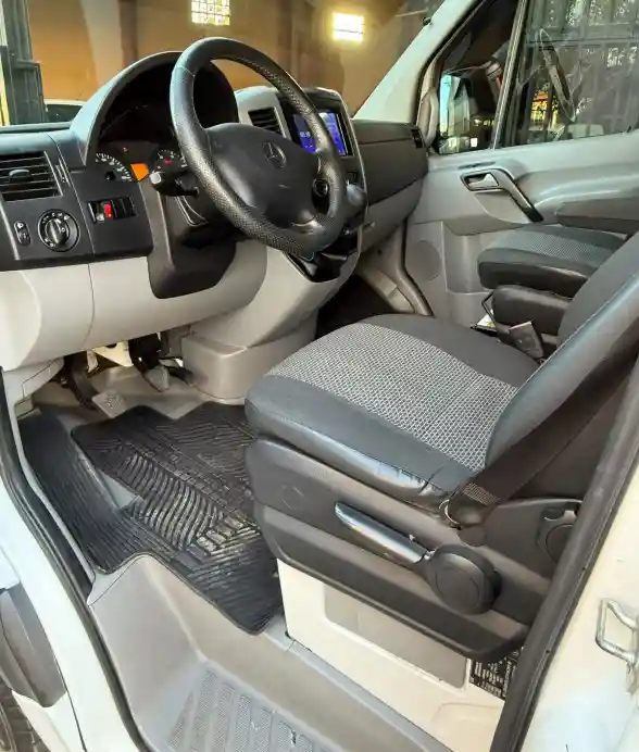 Mercedes Benz Sprinter 411 Street Furgon 3250 V2  2013 - foto 5