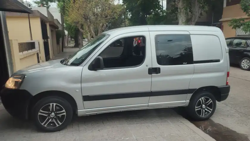 Citroen Berlingo Furgon 1.6 Hdi Business Mixto  2018 - foto 1