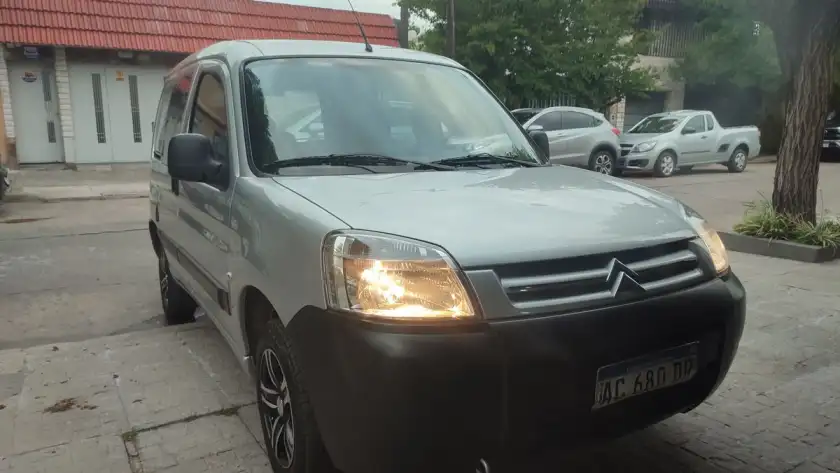 Citroen Berlingo Furgon 1.6 Hdi Business Mixto  2018 - foto 2