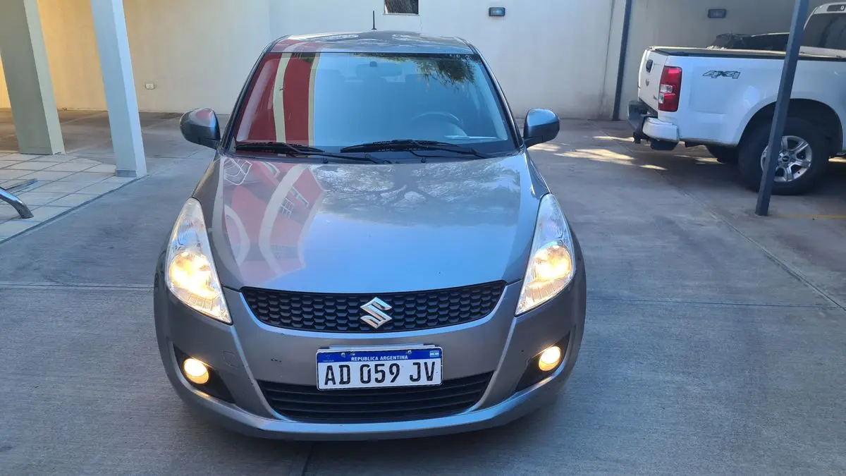 Suzuki Swift 1.2 5 Ptas Aut  2018 - foto 2