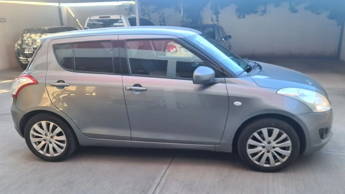 Suzuki Swift 1.2 5 Ptas Aut  2018 - foto 3