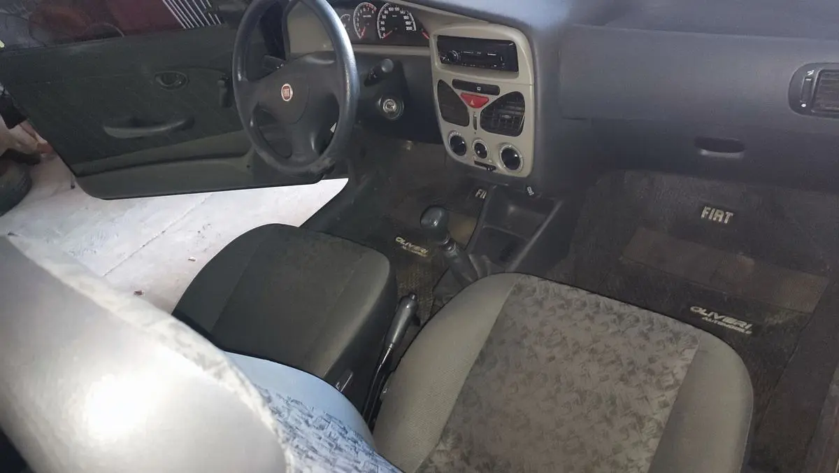 Fiat Palio 1.4 3 P Fire L/09  2010 - foto 3