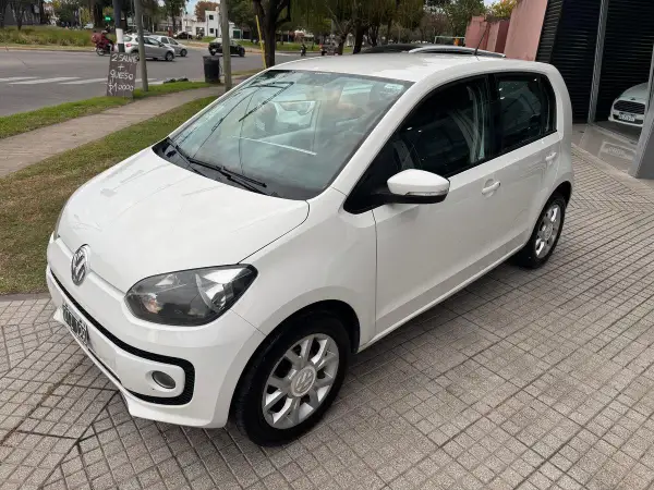 Volkswagen Up! 5 Ptas High  2015 - foto 1