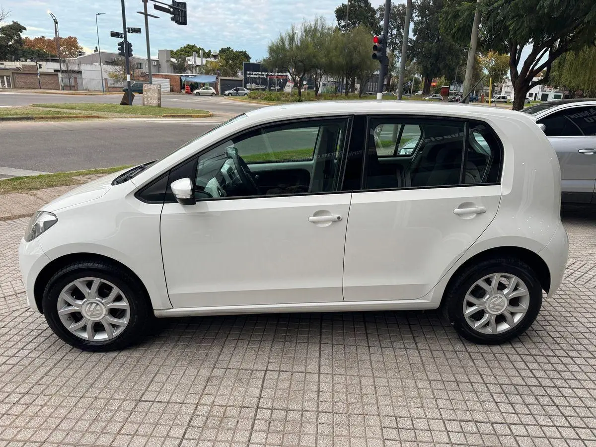 Volkswagen Up! 5 Ptas High  2015 - foto 2