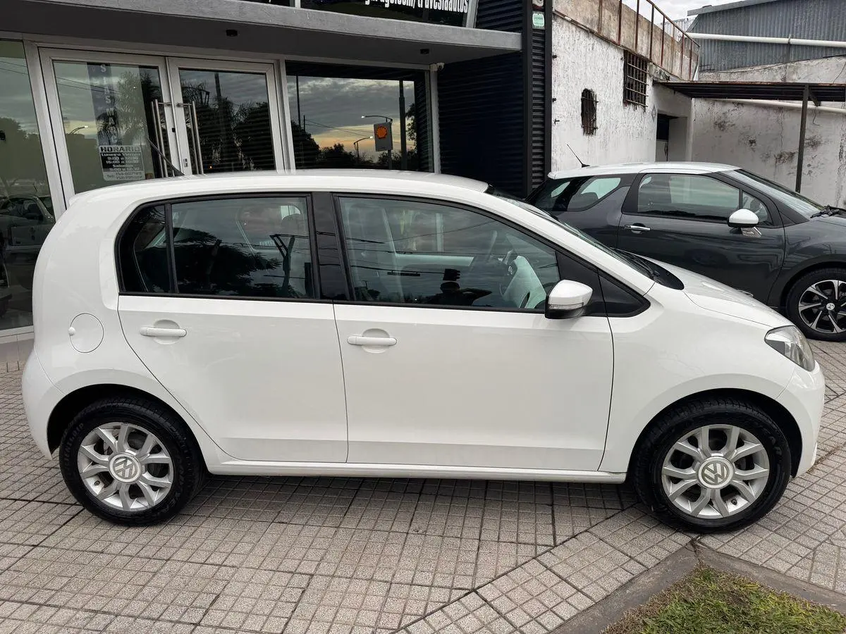 Volkswagen Up! 5 Ptas High  2015 - foto 4