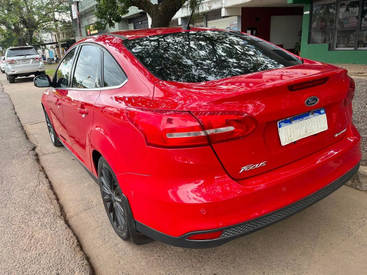 Ford Focus L/16 2.0 4 P Titanium Power  2017 - foto 2