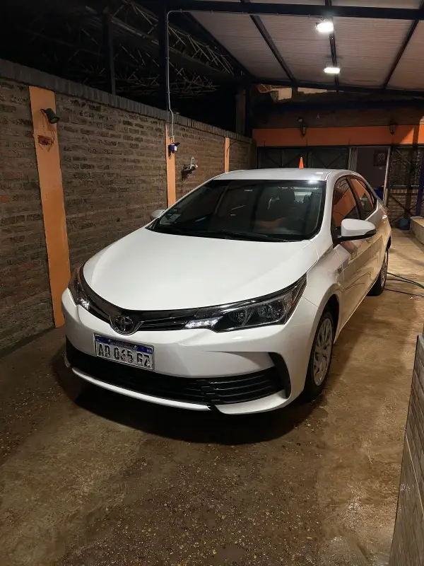 Toyota Corolla 1.8 Xli L/17 Cvt  2018 - foto 1