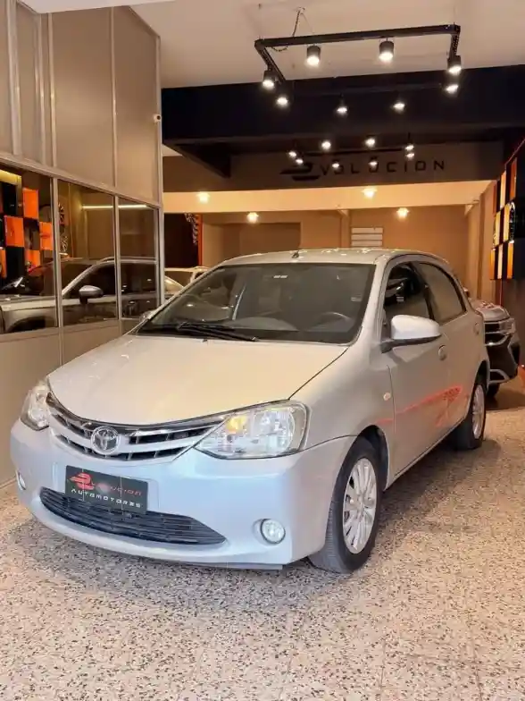 TOYOTA ETIOS 1.5 5 PTAS XLS 2014 - foto 1