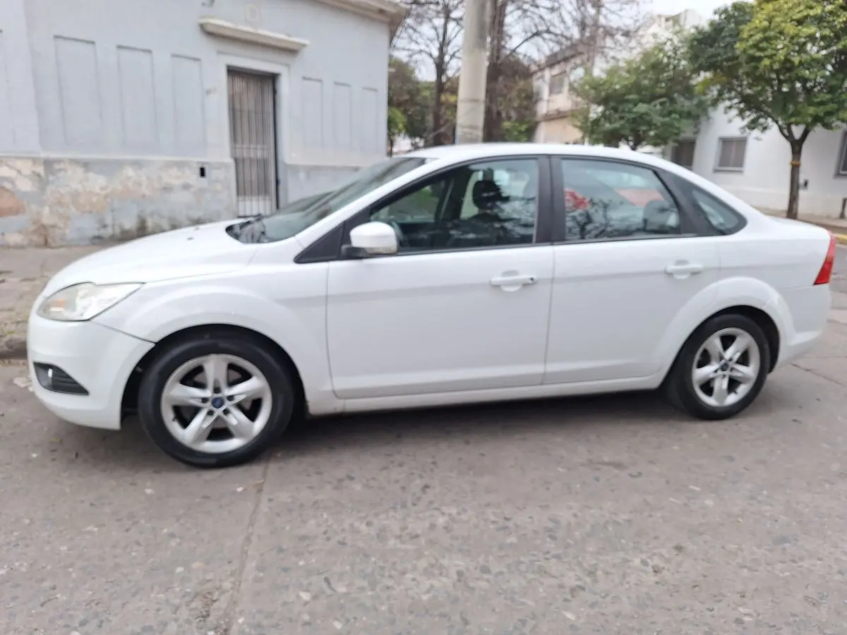 Ford Focus L/08 1.6 4 P Trend Exe  2013 - foto 3