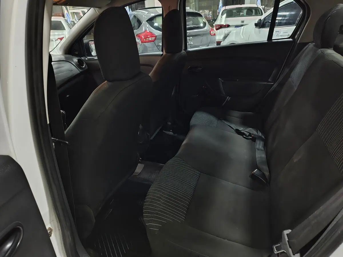 Renault Logan Ii 1.6  8V Authentique Plus  2017 - foto 5