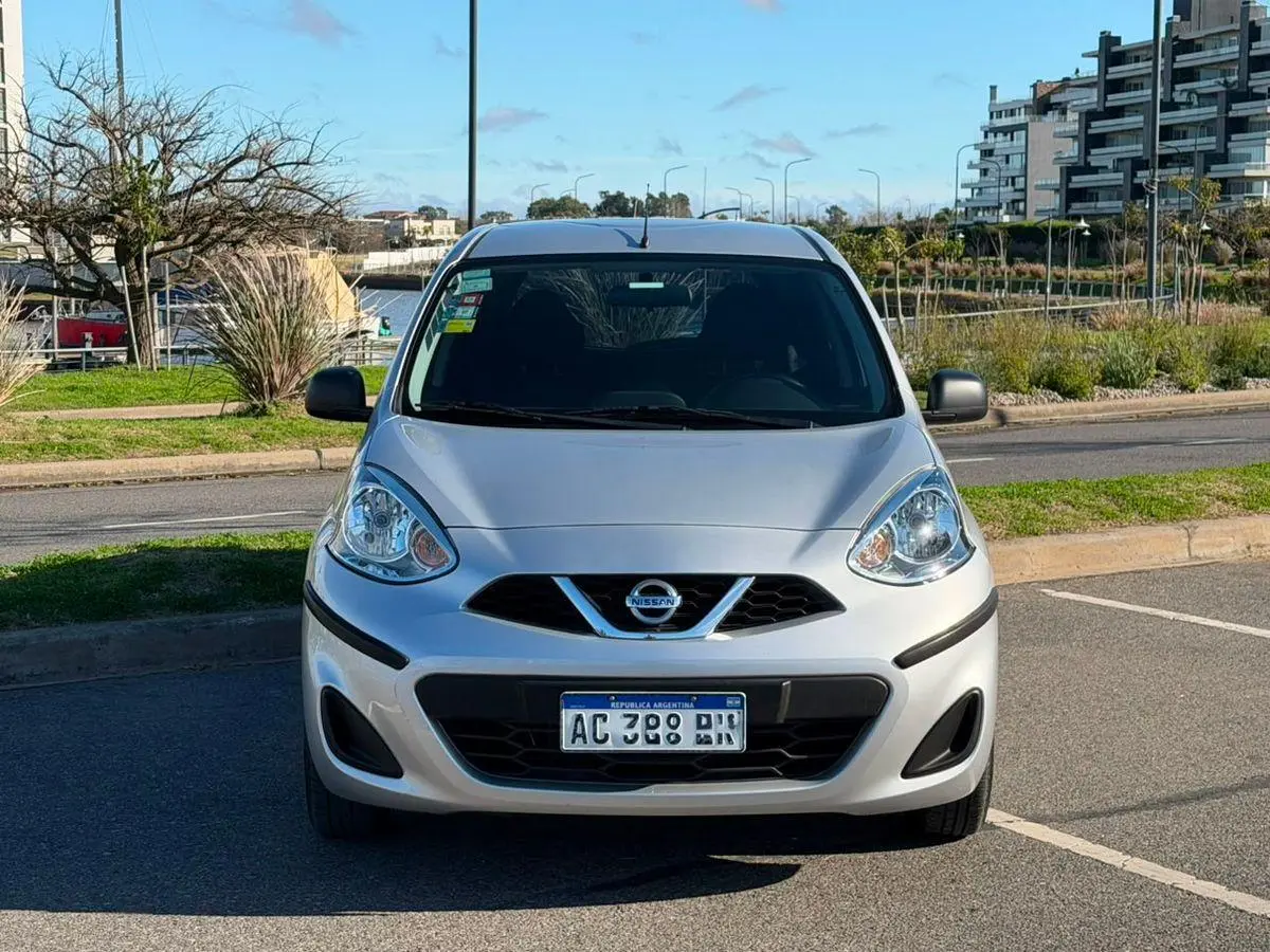 Nissan March 1.6 Active Pure Drive  2018 - foto 2