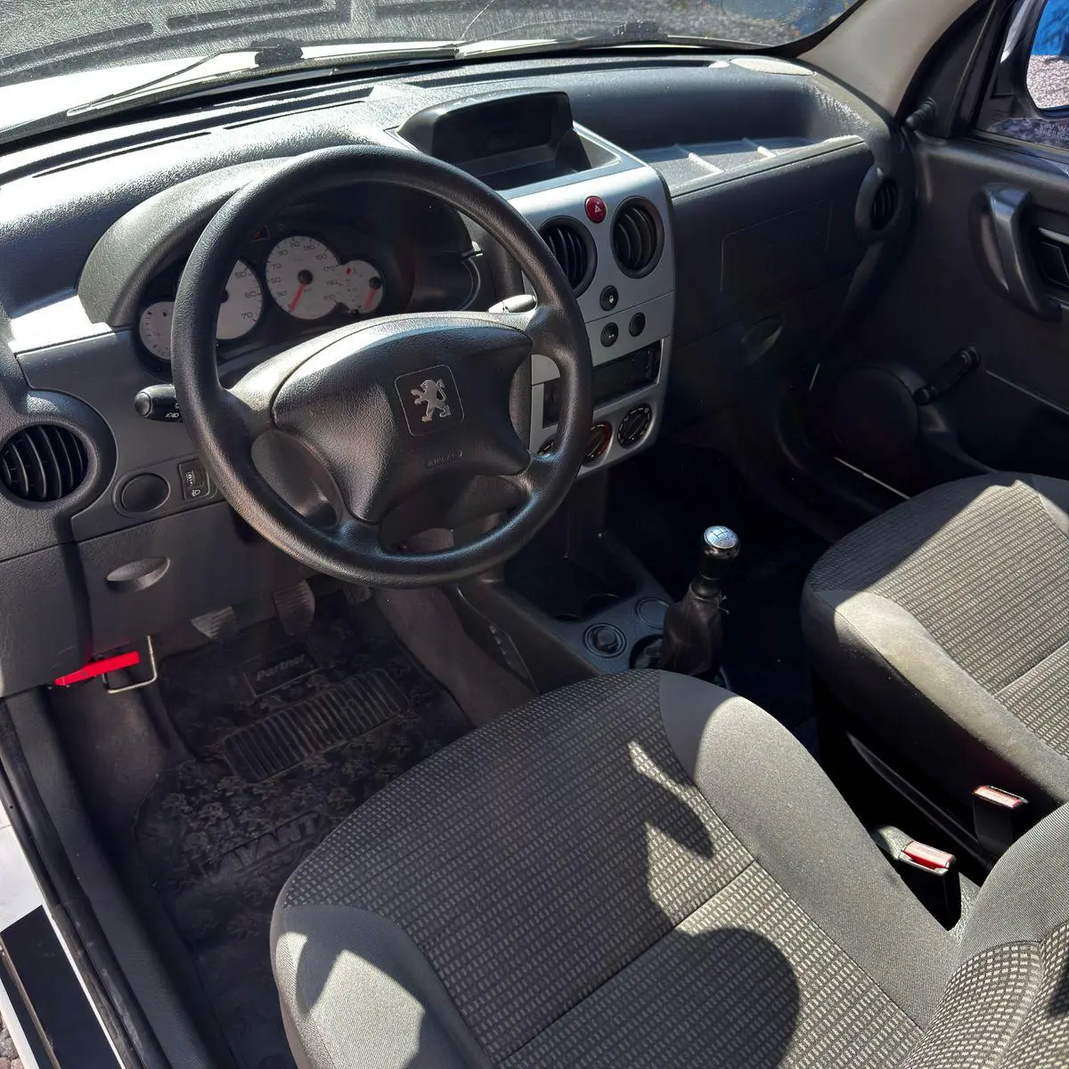 Peugeot Partner 1.6 Hdi Confort 5 Plazas  2016 - foto 5