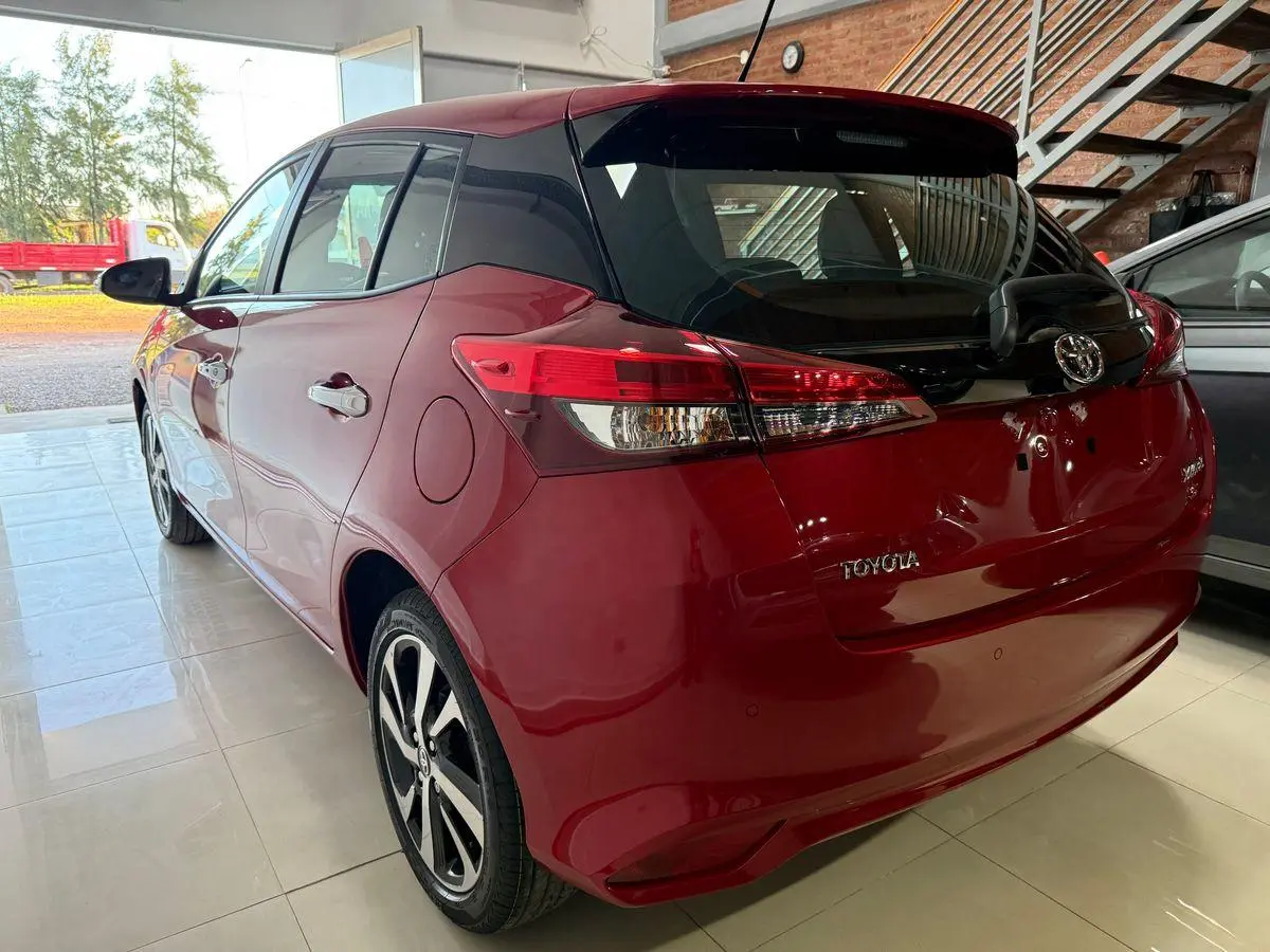 Toyota Yaris 1.5 5 Ptas S Cvt L/22  2025 - foto 2