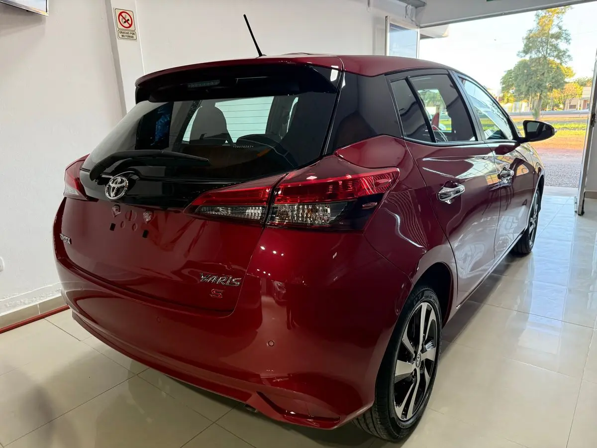 Toyota Yaris 1.5 5 Ptas S Cvt L/22  2025 - foto 3